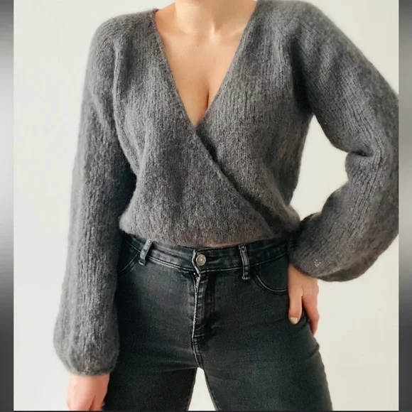Urban Outfitters faux mohair knit long sleeve top - Picture 1 of 5